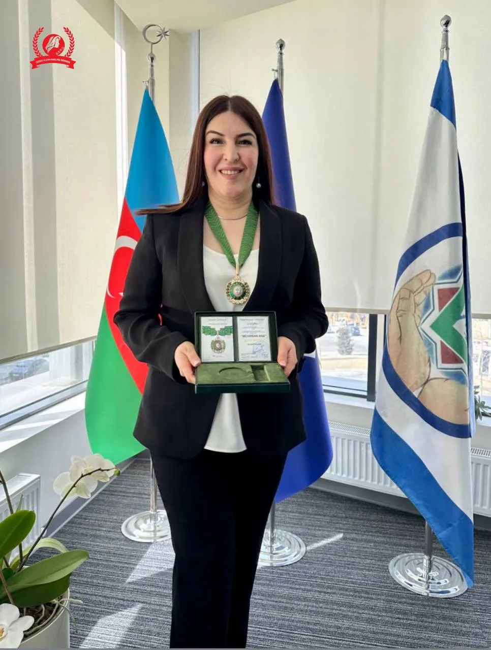 MEHRIBAN ANA ALTIN MADALYASI