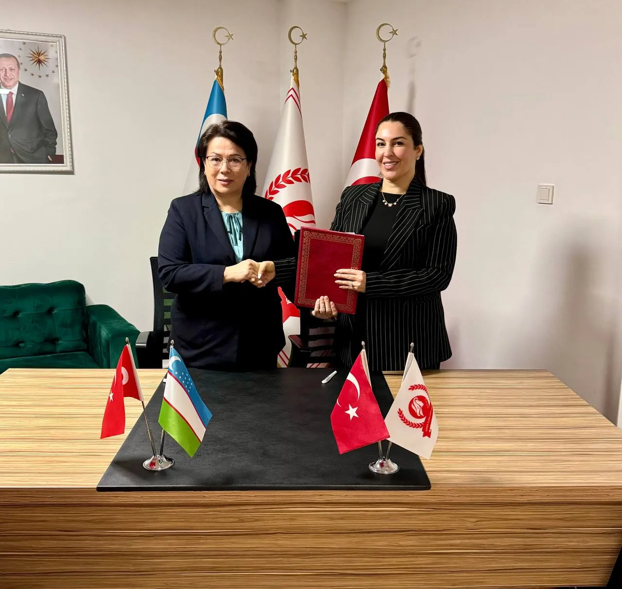 "Özbek Kadın Hakları Derneği"  ile  "Aile ve Toplumsal Cinsiyet" Araştırma Enstitüsü PROTOKOLÜ