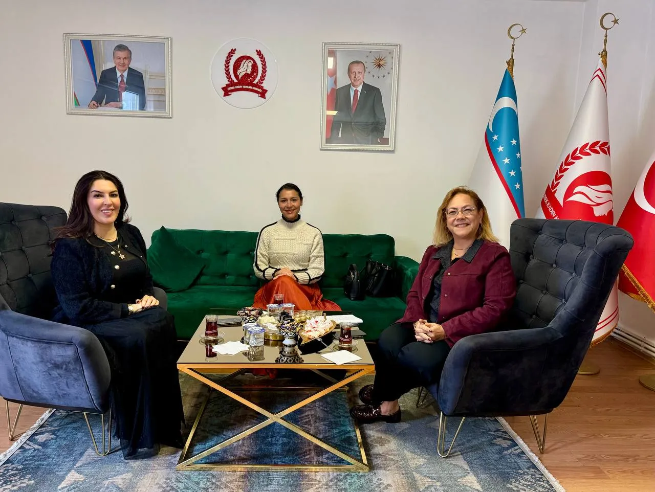  İnci Hanım ve Özlem Hanım 