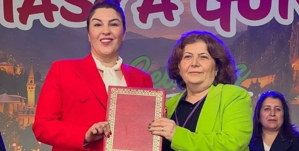 Özbek kadın hakları derneğı ile Kadın Kolları Başkanı iş birliği protokolü
