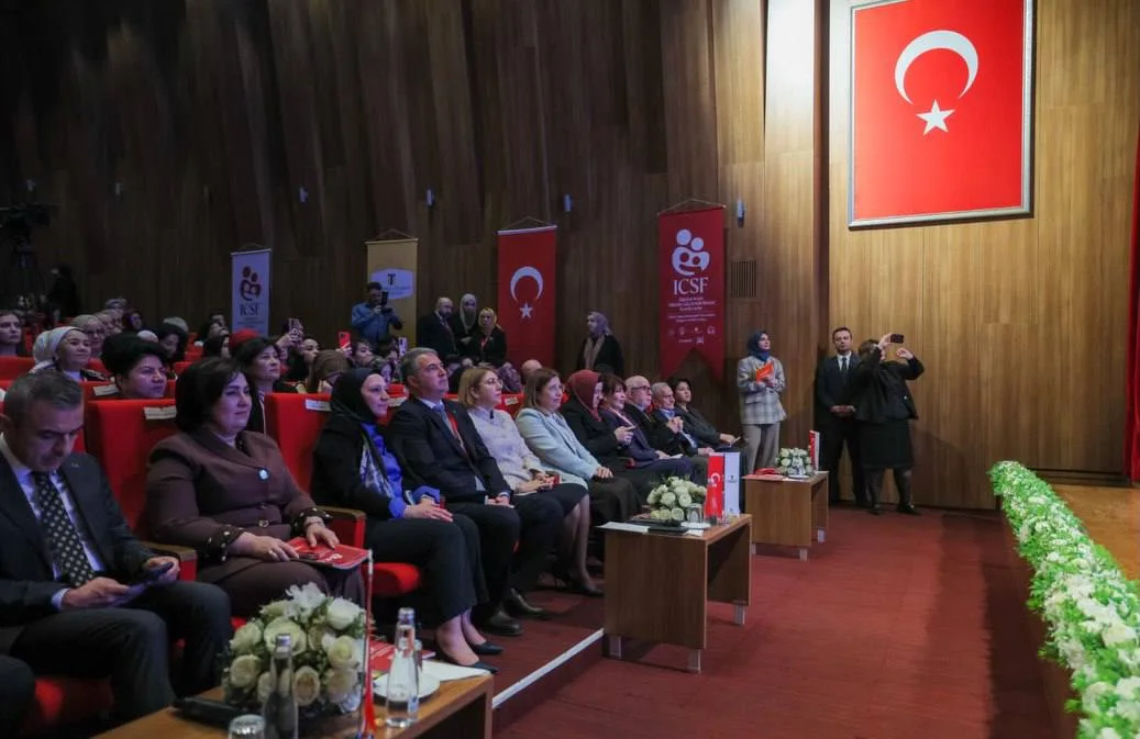 “1. Uluslararası Ailenin Güçlendirilmesi Konferansı” - 17